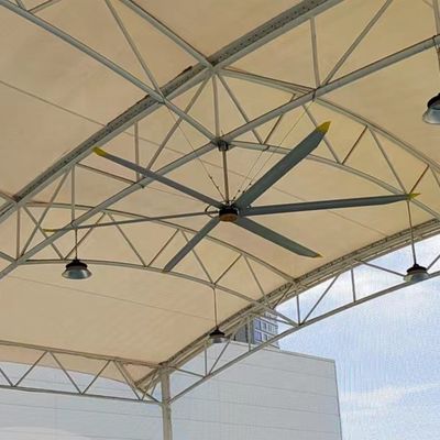 Plafond gemonteerde 16ft HVLS ventilator voor optimale luchtkoeling en ventilatie in de industrie
