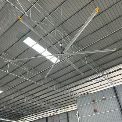 20ft industriële HVLS plafondventilator Sliver Grijs Op maat gemaakte ondersteuning ODM voor koeienhokken